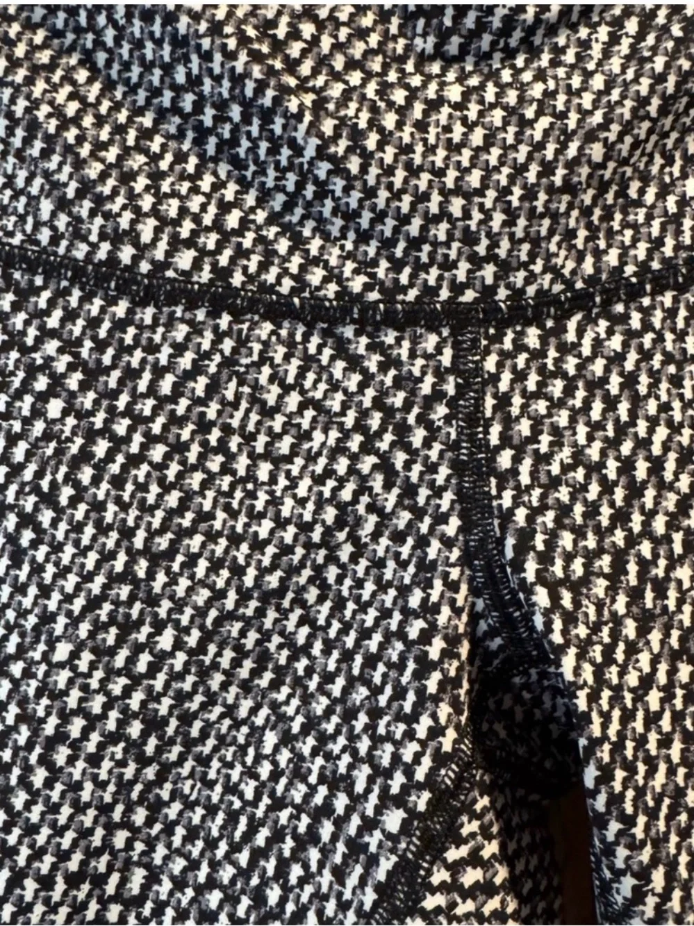 lululemon athletica WunderUnder sz 6 Black&White Marled Capri Leggings